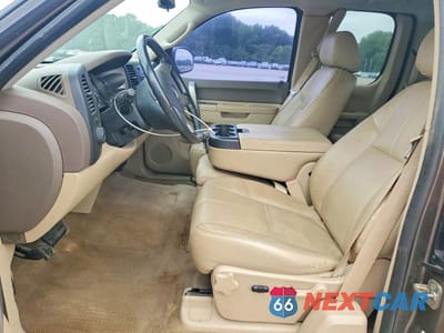 Zdjęcie 7 z 12 samochodu: 2012 CHEVROLET SILVERADO WORK TRUCK VIN:1GCRCSE04CZ211463 - miniatura