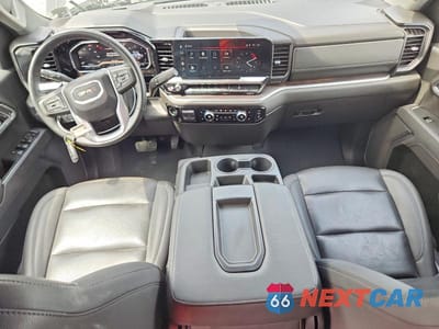 Zdjęcie 8 z 12 samochodu: 2025 GMC SIERRA K1500 SLT VIN:1GTUUDED4SZ257394 - miniatura
