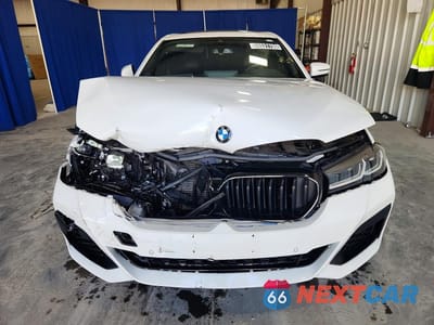 Piąte zdjęcie samochodu w środku: 2022 BMW 530 XI VIN:WBA13BJ03NCJ40293 - miniatura