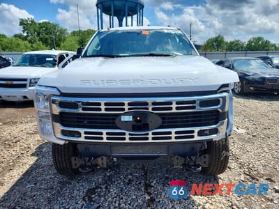Piąte zdjęcie samochodu w środku: 2025 FORD F350 SUPER DUTY VIN:1FT8W3DT6SEC97983 - miniatura