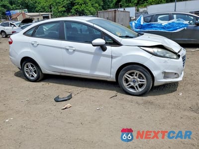 Czwarte zdjęcie samochodu z boku: 2017 FORD FIESTA SE VIN:3FADP4BJ6HM113234 - miniatura