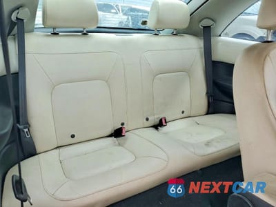 Zdjęcie 10 z 12 samochodu: 2008 VOLKSWAGEN NEW BEETLE TRIPLE WHITE VIN:3VWFW31C88M517345 - miniatura