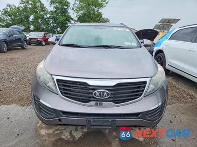 Piąte zdjęcie samochodu w środku: 2011 KIA SPORTAGE LX VIN:KNDPBCA23B7099885 - miniatura