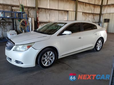 2013 BUICK LACROSSE 1G4GC5ER2DF125672 - główne zdjęcie licytacji z USA - miniatura