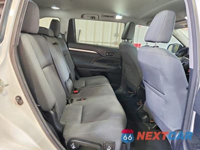 Zdjęcie 11 z 13 samochodu: 2015 TOYOTA HIGHLANDER LE VIN:5TDBKRFH4FS121429 - miniatura
