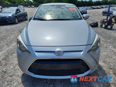 Piąte zdjęcie samochodu w środku: 2018 TOYOTA YARIS VIN:3MYDLBYV5JY323652 - miniatura