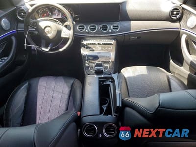 Zdjęcie 8 z 12 samochodu: 2017 MERCEDES-BENZ E 300 VIN:WDDZF4JB8HA031201 - miniatura