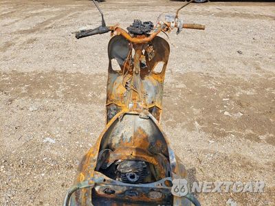 Zdjęcie 6 z 8 samochodu: 2007 VESPA LX 150 VIN:ZAPM448F175008979 - miniatura