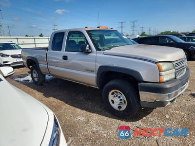 Czwarte zdjęcie samochodu z boku: 2005 CHEVROLET SILVERADO K2500 HEAVY DUTY VIN:1GCHK29U65E206397 - miniatura