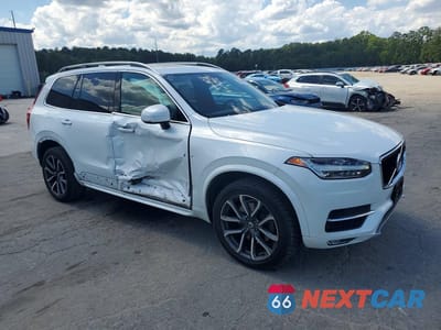Czwarte zdjęcie samochodu z boku: 2018 VOLVO XC90 T5 VIN:YV4102XK2J1210499 - miniatura