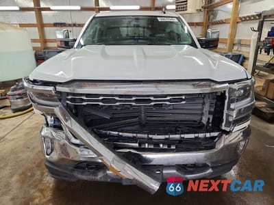 Piąte zdjęcie samochodu w środku: 2018 CHEVROLET SILVERADO K1500 LTZ VIN:3GCUKSEJXJG169075 - miniatura