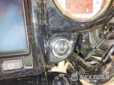 Zdjęcie 8 z 9 samochodu: 2017 INDIAN CHIEFTAIN VIN:56KTCAAA3H3356187 - miniatura