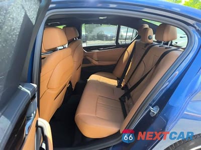 Zdjęcie 12 z 15 samochodu: 2023 BMW M550XI VIN:WBA13BK08PCN47429 - miniatura