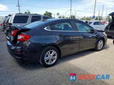Trzecie zdjęcie samochodu z tyłu: 2017 CHEVROLET CRUZE LT VIN:1G1BE5SM8H7270855 - miniatura