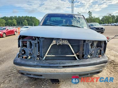 Piąte zdjęcie samochodu w środku: 2001 CHEVROLET SILVERADO K1500 VIN:1GCEK14T21Z119529 - miniatura