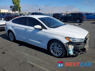 Czwarte zdjęcie samochodu z boku: 2019 FORD FUSION SE VIN:3FA6P0LU7KR188996 - miniatura