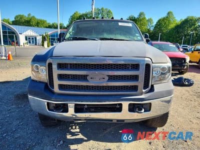 Piąte zdjęcie samochodu w środku: 2005 FORD F250 SUPER DUTY VIN:1FTSW20P45EA10184 - miniatura