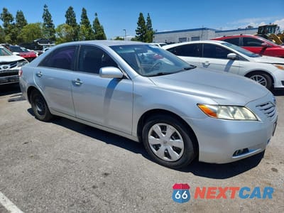 Czwarte zdjęcie samochodu z boku: 2007 TOYOTA CAMRY LE V6 VIN:4T1BK46K87U012625 - miniatura