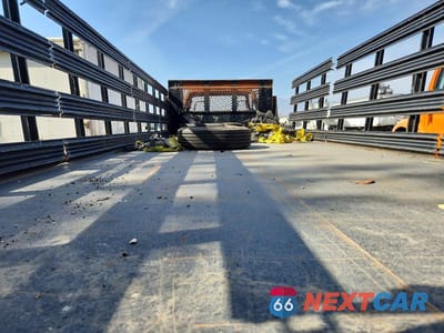 Zdjęcie 10 z 12 samochodu: 2017 FORD F650 DIESEL KICK-UP FRAME VIN:1FDNF6EC2HDB11465 - miniatura