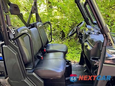 Piąte zdjęcie samochodu w środku: 2023 POLARIS RANGER XP 1000 PREMIUM VIN:4XARRE997P8044267 - miniatura