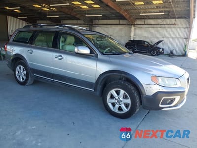 Czwarte zdjęcie samochodu z boku: 2010 VOLVO XC70 3.2 VIN:YV4960BZ0A1091989 - miniatura