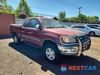 Czwarte zdjęcie samochodu z boku: 2000 TOYOTA TUNDRA SR5 VIN:5TBBT4415YS090550 - miniatura