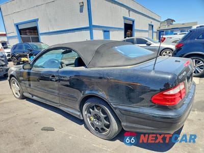 Drugie zdjęcie samochodu z przodu: 2001 MERCEDES-BENZ CLK 430 VIN:WDBLK70G11T085295 - miniatura
