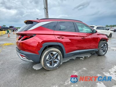 Trzecie zdjęcie samochodu z tyłu: 2025 HYUNDAI TUCSON SEL VIN:5NMJBCDE0SH565423 - miniatura