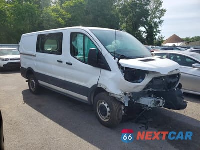 Czwarte zdjęcie samochodu z boku: 2023 FORD TRANSIT T-250 VIN:1FTBR1Y85PKA22783 - miniatura