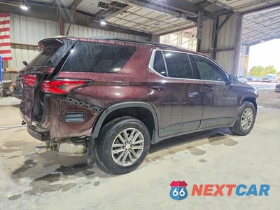 Trzecie zdjęcie samochodu z tyłu: 2023 CHEVROLET TRAVERSE LT VIN:1GNERGKW5PJ265868 - miniatura