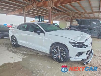 Czwarte zdjęcie samochodu z boku: 2024 VOLVO S60 PLUS VIN:7JRL12FL3RG281322 - miniatura
