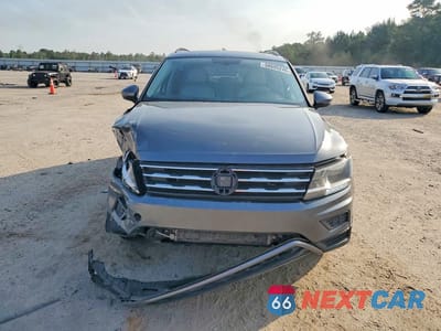 Piąte zdjęcie samochodu w środku: 2018 VOLKSWAGEN TIGUAN SE VIN:3VV3B7AXXJM205529 - miniatura