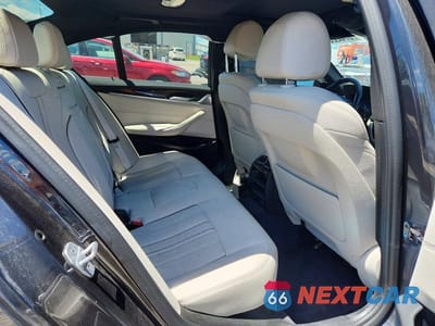 Zdjęcie 10 z 12 samochodu: 2021 BMW 530 XI VIN:WBA13BJ02MCF48169 - miniatura