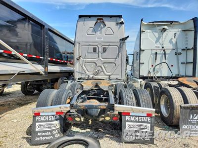 Zdjęcie 6 z 10 samochodu: 2013 FREIGHTLINER CASCADIA 125 VIN:3AKJGLDR9DSBV4057 - miniatura