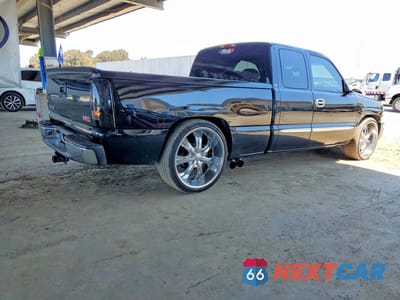 Trzecie zdjęcie samochodu z tyłu: 2005 GMC NEW SIERRA C1500 VIN:2GTEC19T451316156 - miniatura