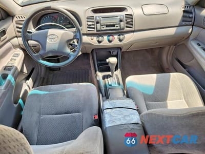 Zdjęcie 8 z 12 samochodu: 2002 TOYOTA CAMRY LE VIN:JTDBE32K320020966 - miniatura
