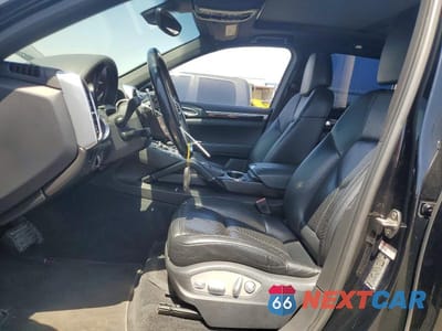 Zdjęcie 7 z 13 samochodu: 2015 PORSCHE CAYENNE VIN:WP1AF2A29FLA40775 - miniatura