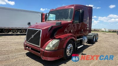 Drugie zdjęcie samochodu z przodu: 2014 VOLVO VNL SEMI TRUCK VIN:4V4NC9EH4EN161613 - miniatura