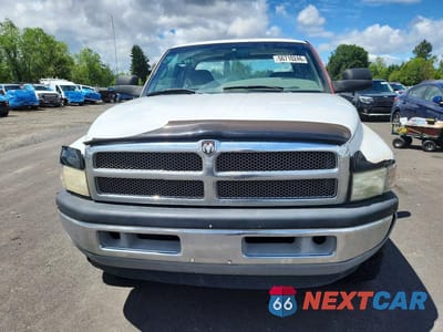 Piąte zdjęcie samochodu w środku: 2000 DODGE RAM 1500 VIN:3B7HF13Y0YG116881 - miniatura