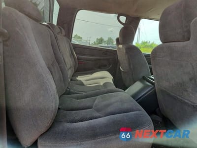 Zdjęcie 10 z 12 samochodu: 2005 CHEVROLET SILVERADO K2500 HEAVY DUTY VIN:1GCHK232X5F900575 - miniatura