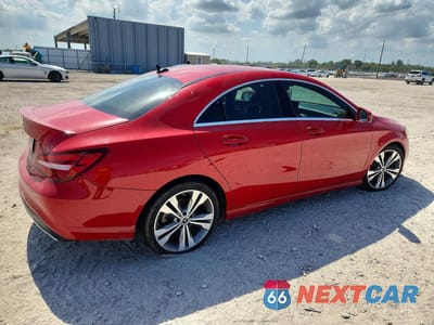Trzecie zdjęcie samochodu z tyłu: 2019 MERCEDES-BENZ CLA 250 VIN:WDDSJ4EB7KN703436 - miniatura