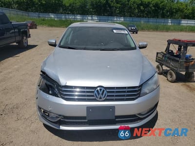 Piąte zdjęcie samochodu w środku: 2014 VOLKSWAGEN PASSAT SEL VIN:1VWCS7A31EC078394 - miniatura