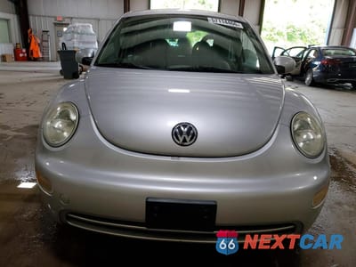 Piąte zdjęcie samochodu w środku: 2001 VOLKSWAGEN NEW BEETLE GL VIN:3VWBS21C71M416470 - miniatura