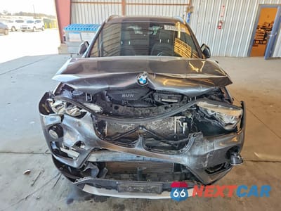Piąte zdjęcie samochodu w środku: 2018 BMW X1 VIN:WBXHT3C37J5F91908 - miniatura