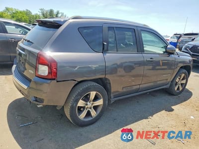 Trzecie zdjęcie samochodu z tyłu: 2016 JEEP COMPASS LATITUDE VIN:1C4NJDEB5GD706999 - miniatura