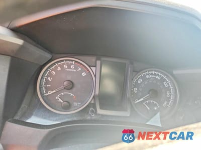 Zdjęcie 9 z 12 samochodu: 2017 TOYOTA TACOMA TRD SPORT VIN:3TMDZ5BN4HM028048 - miniatura
