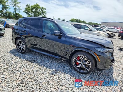 Czwarte zdjęcie samochodu z boku: 2025 BMW X5 XDRIVE50E VIN:5UX43EU09S9Z55585 - miniatura