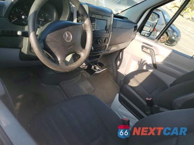 Zdjęcie 8 z 13 samochodu: 2016 MERCEDES-BENZ SPRINTER 2500 VIN:WD3PE8DDXGP190591 - miniatura