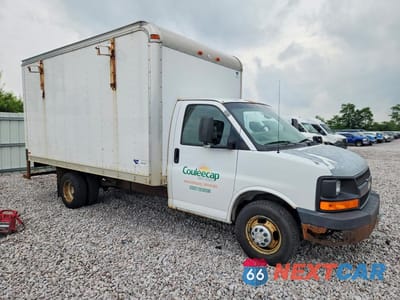 Czwarte zdjęcie samochodu z boku: 2006 CHEVROLET EXPRESS BOX TRUCK VIN:1GBJG31U361253128 - miniatura
