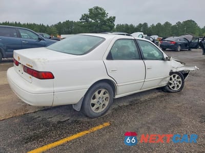 Trzecie zdjęcie samochodu z tyłu: 1998 TOYOTA CAMRY XLE V6 VIN:JT2BF28K8W0090637 - miniatura